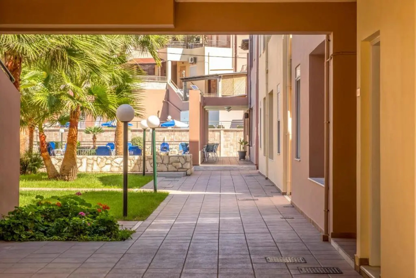 Theos Holidays Apartments