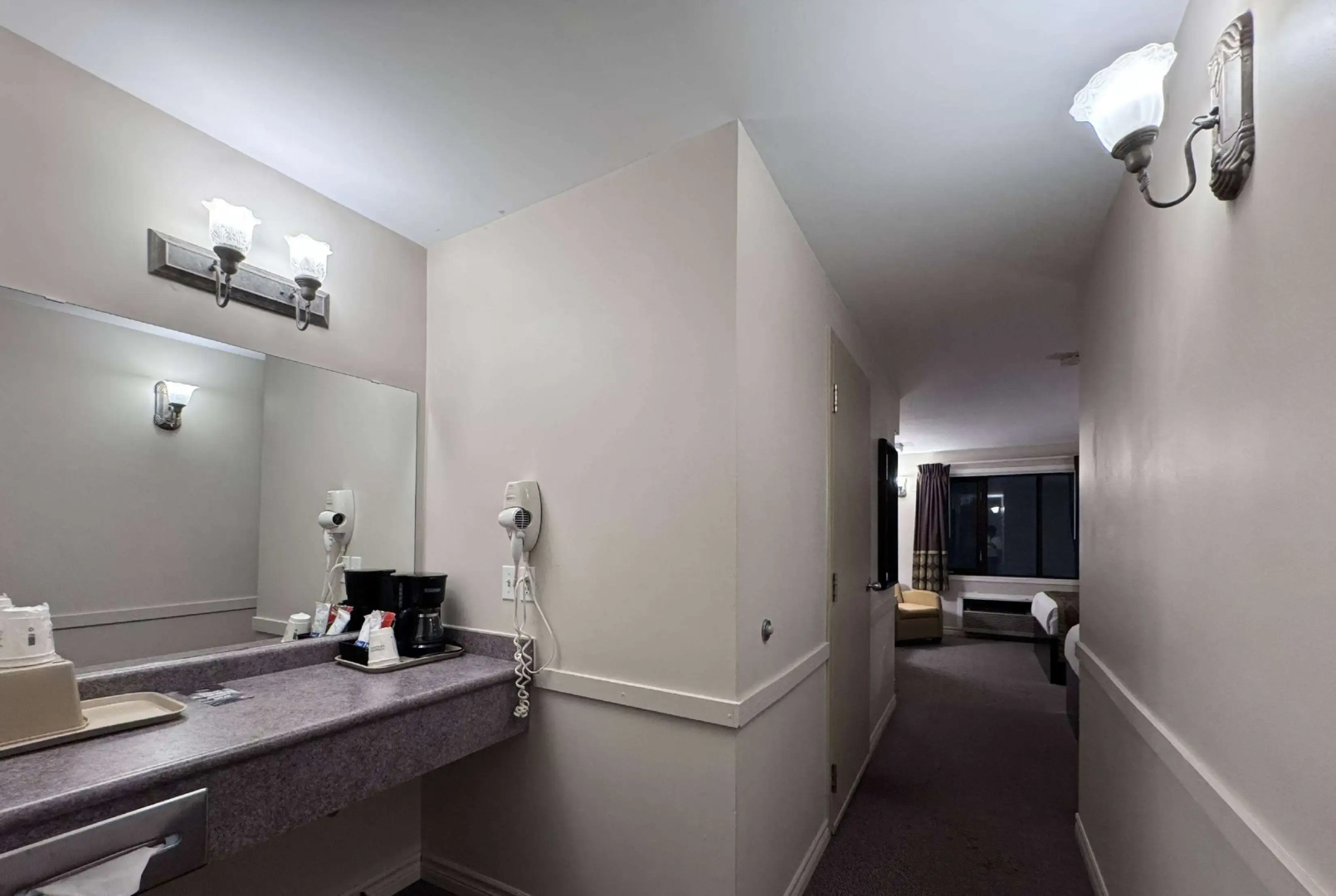 Super 8 by Wyndham Guelph