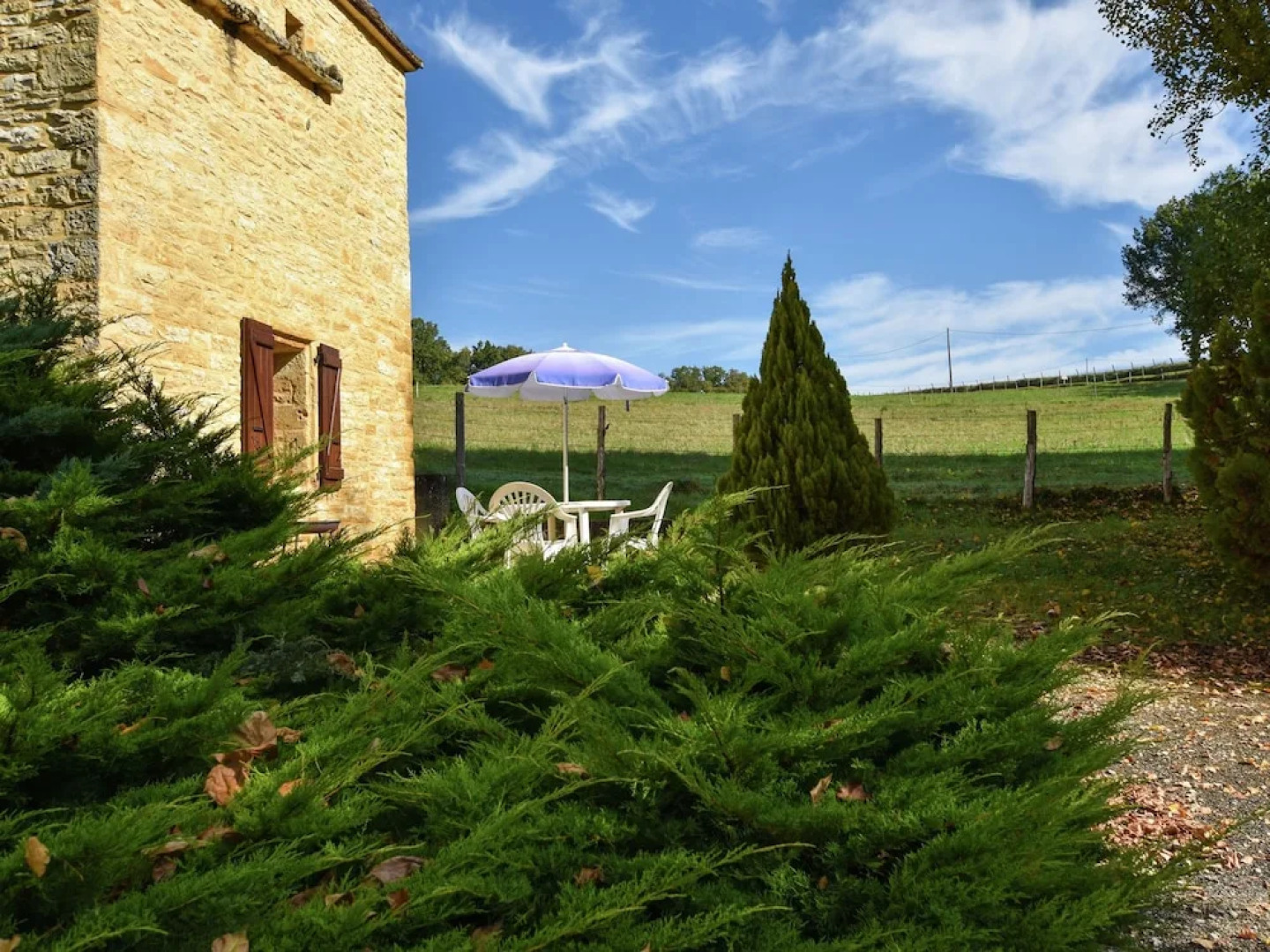 Romantic Holiday Home in Dégagnac With Large Garden in Historical Surroundings