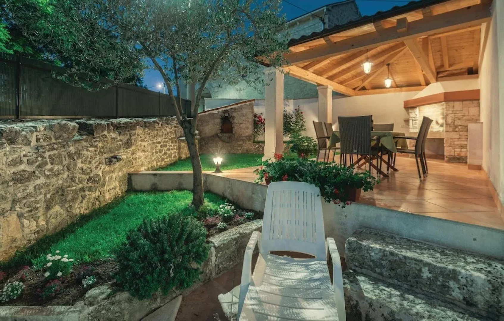 Beautiful Home in Orbanici With Wifi and 3 Bedrooms