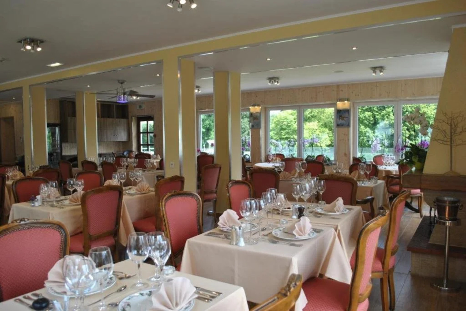 Hotel Aux Beaux Rivages En Gaume