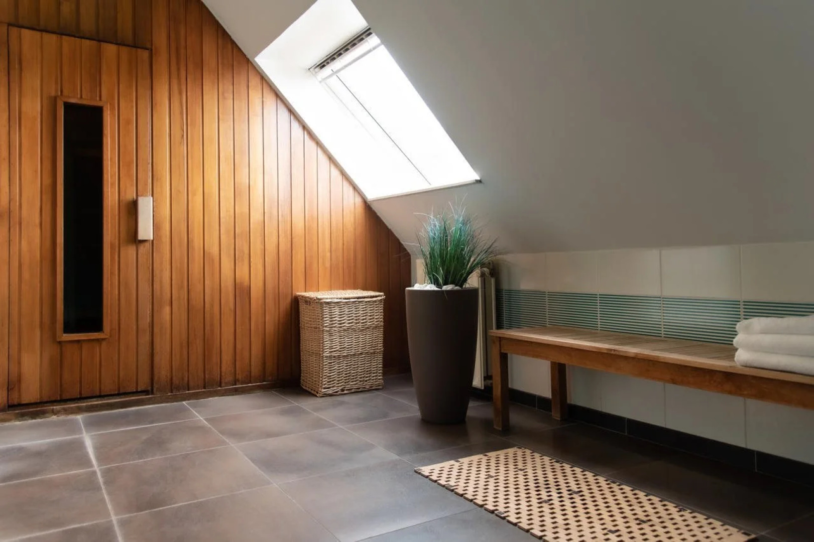 B&B HOTEL Mons Centre