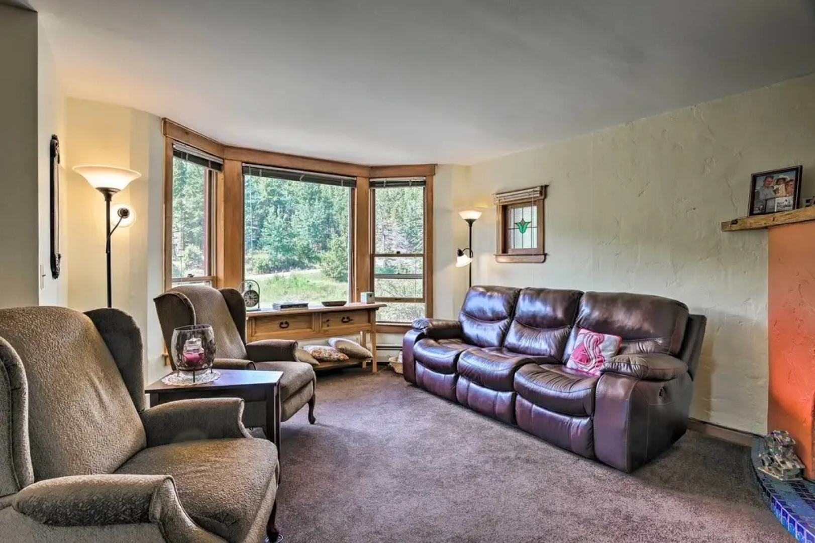 Cozy Home w/ Deck & Mtn Views, Walk to Casinos