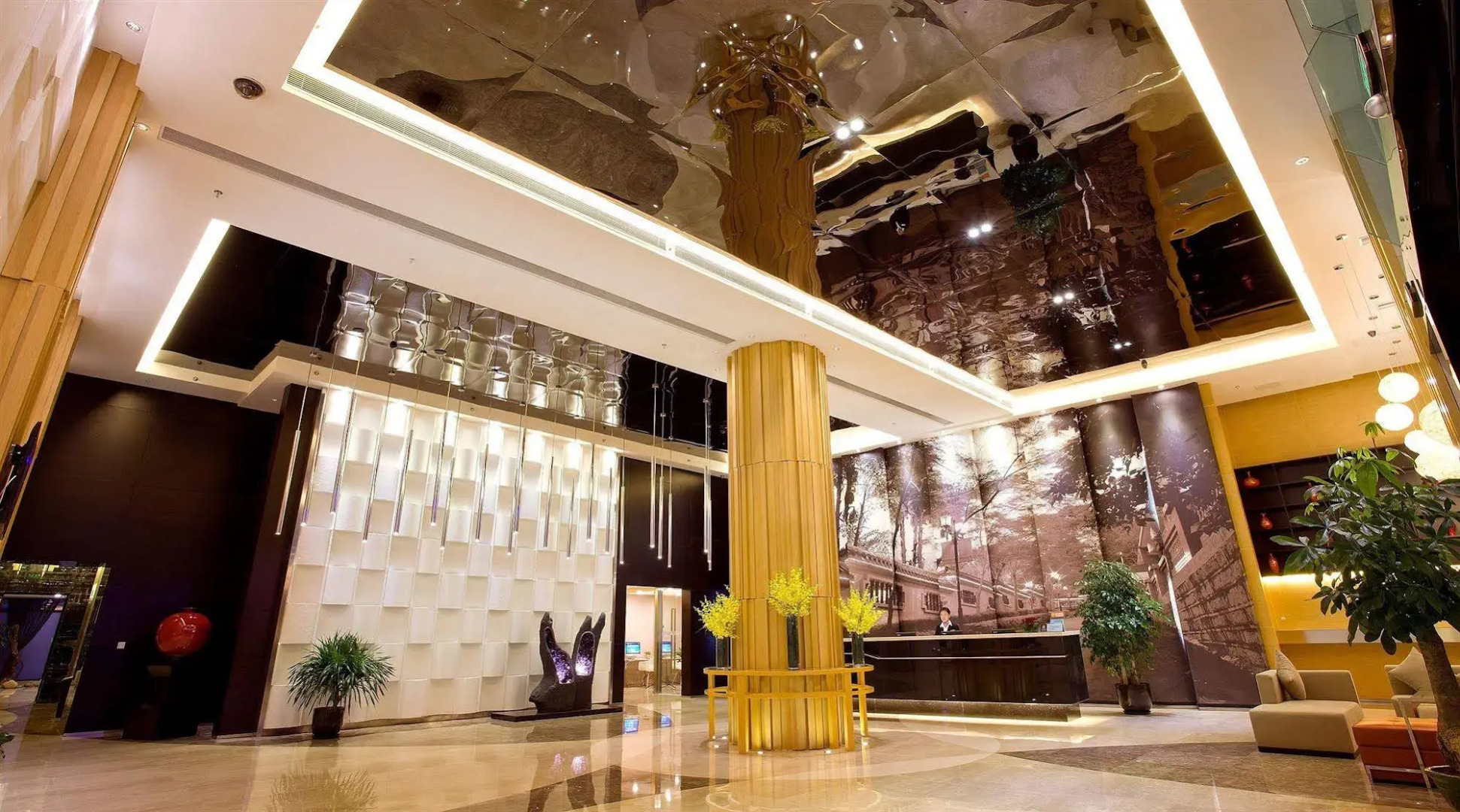 Xiamen Yuzhou Camelon Hotel