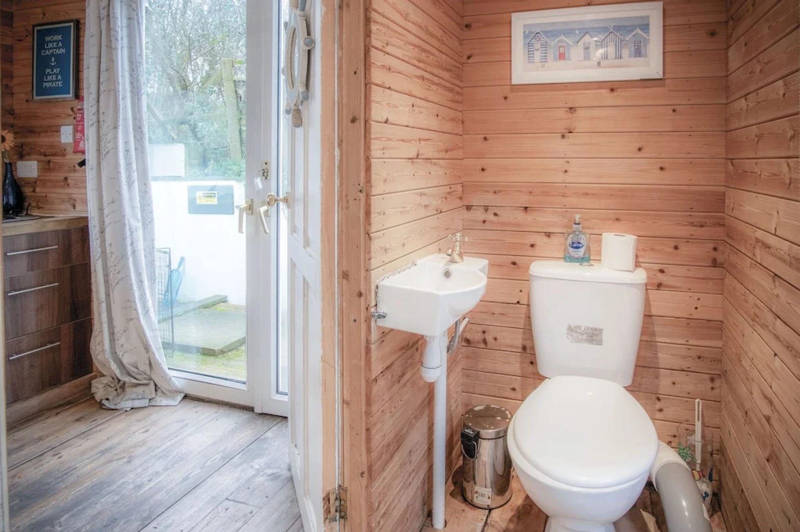 The Lodge - 1 Bedroom - Freshwest Beach Retreat