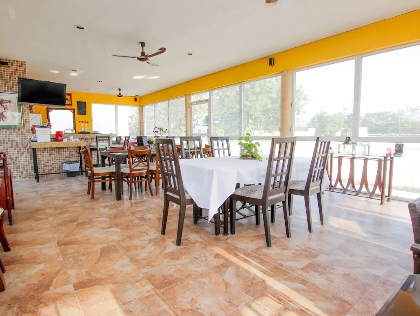 Bakab Hostel & Equestrian Amenities