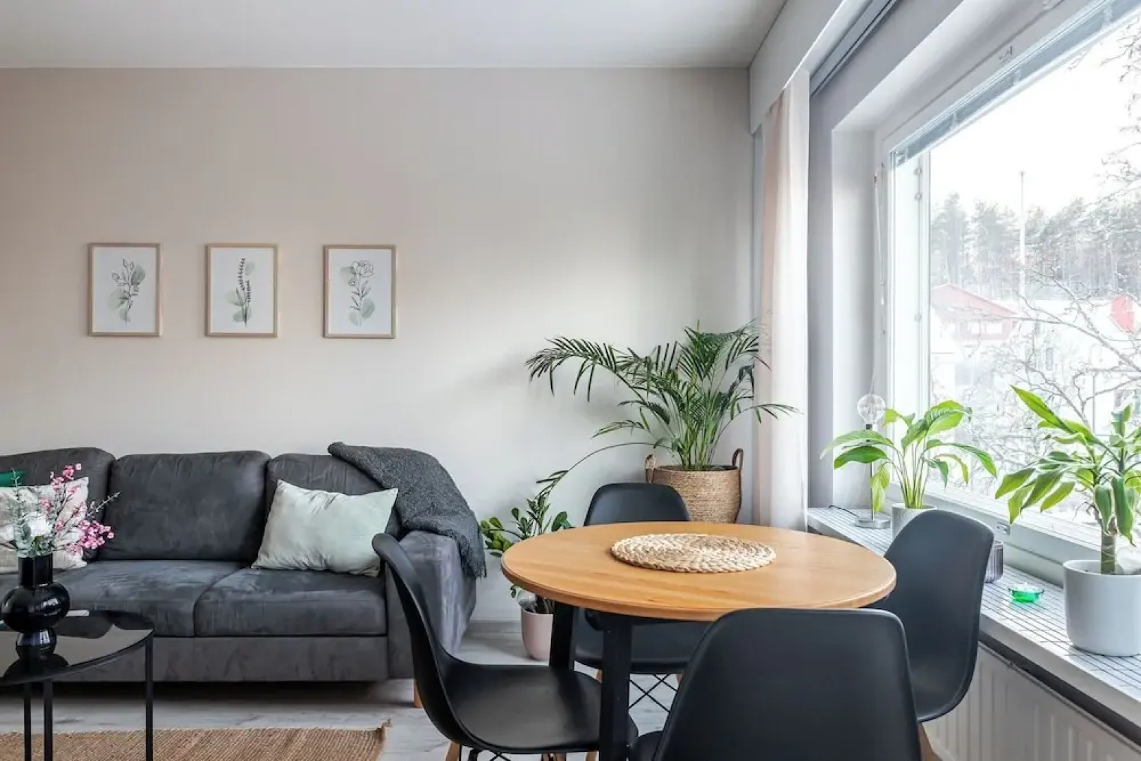 Bright & Cozy, Renovated Studio in the Center