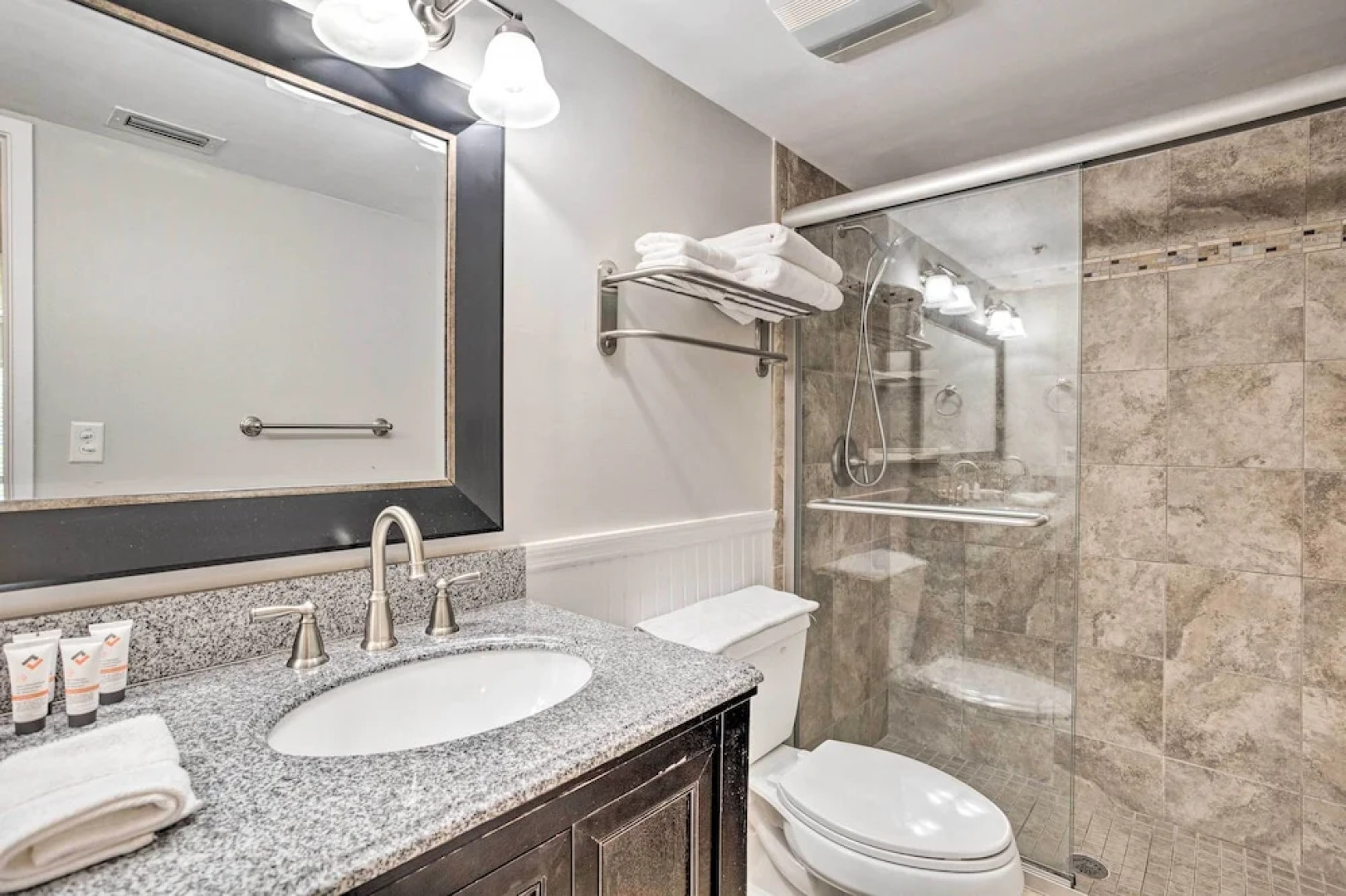 Jupiter Condo w/ Pool Access, Walk to Beach!