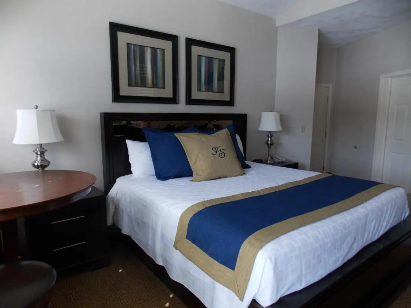 Fairway Suites At The Peak