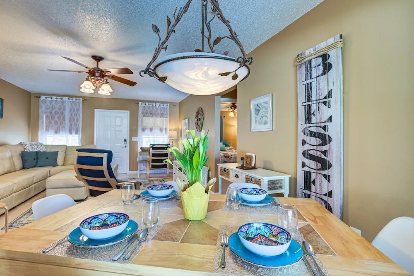 South Venice Pool Home With Fence, Dog Friendly