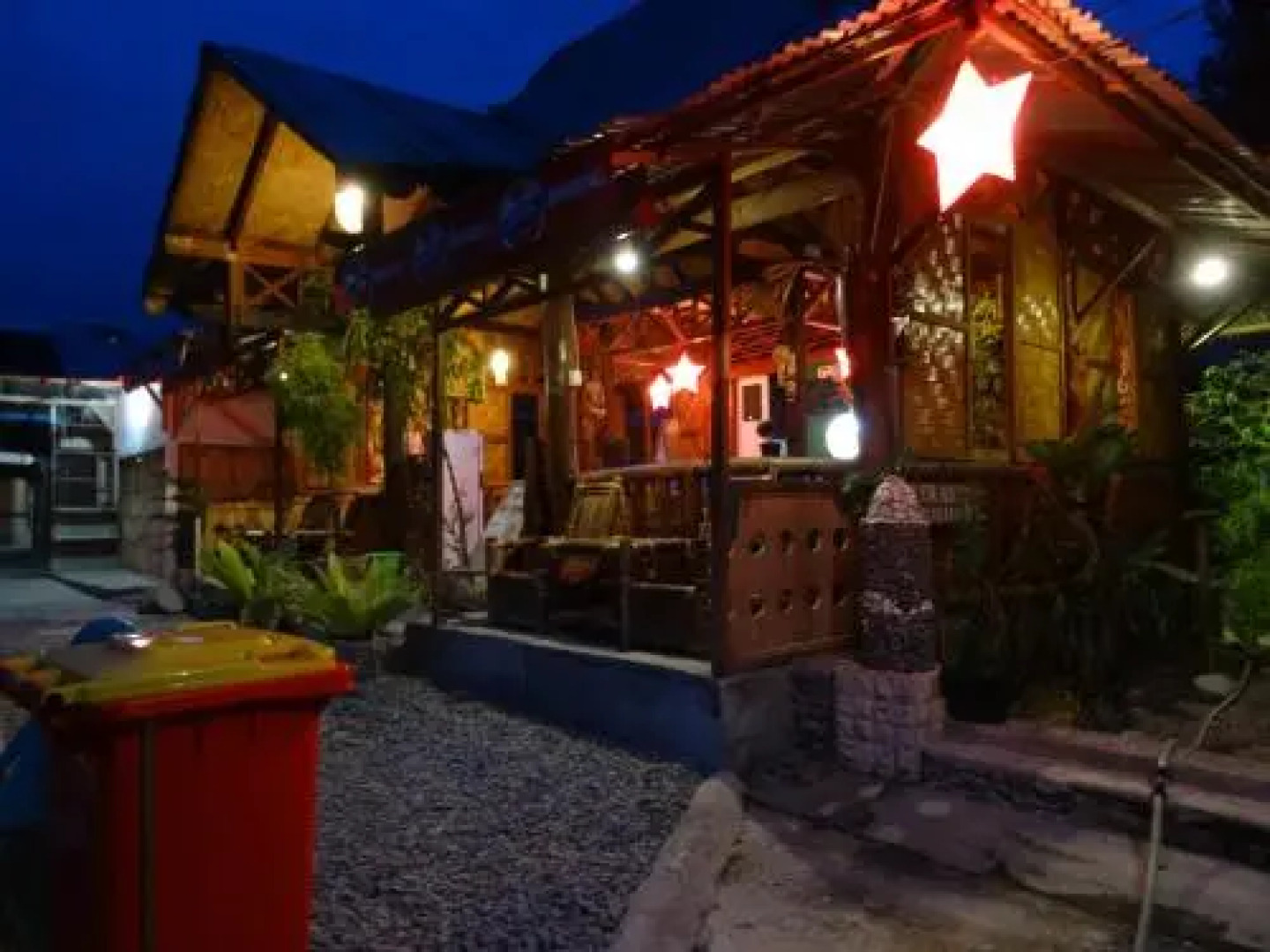 Terimakasih Bar and Guesthouse