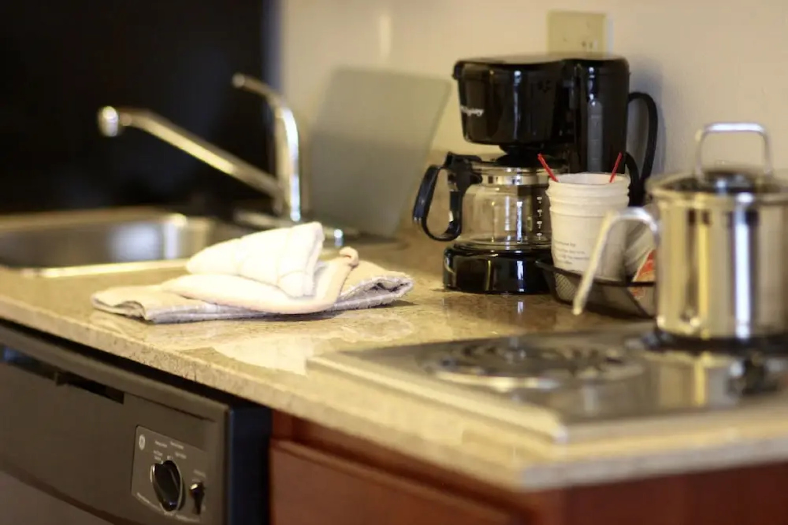 Hawthorn Suites by Wyndham Madison Fitchburg