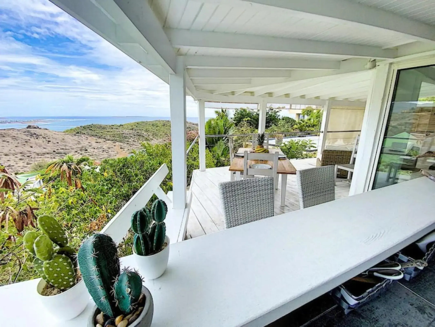 Villa Cazou, sea view, private pool, Wifi 100Mbps