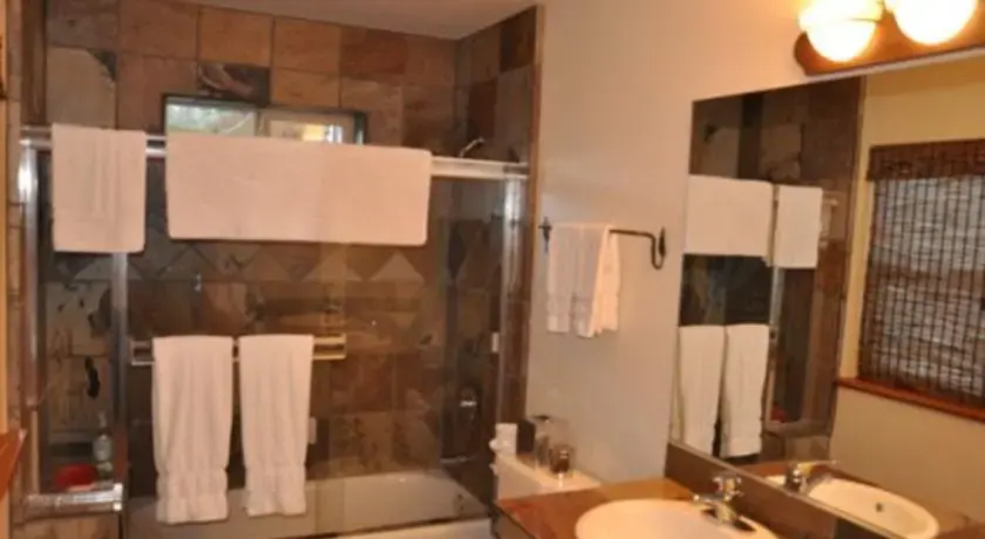 RedAwning Yarrow Place Home on Meadow