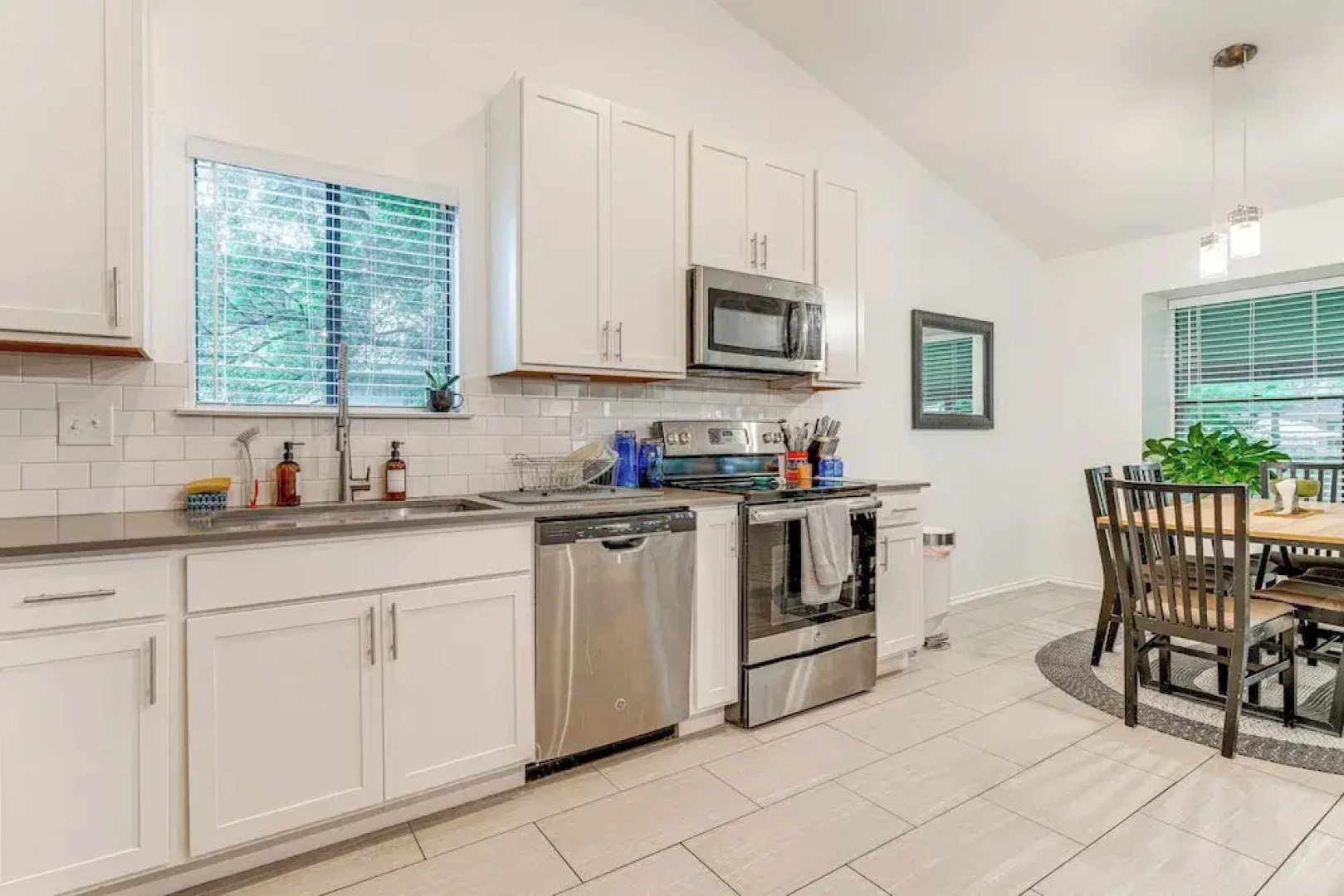 Modern Cedar Park Home: 20 Mi to Downtown Austin!