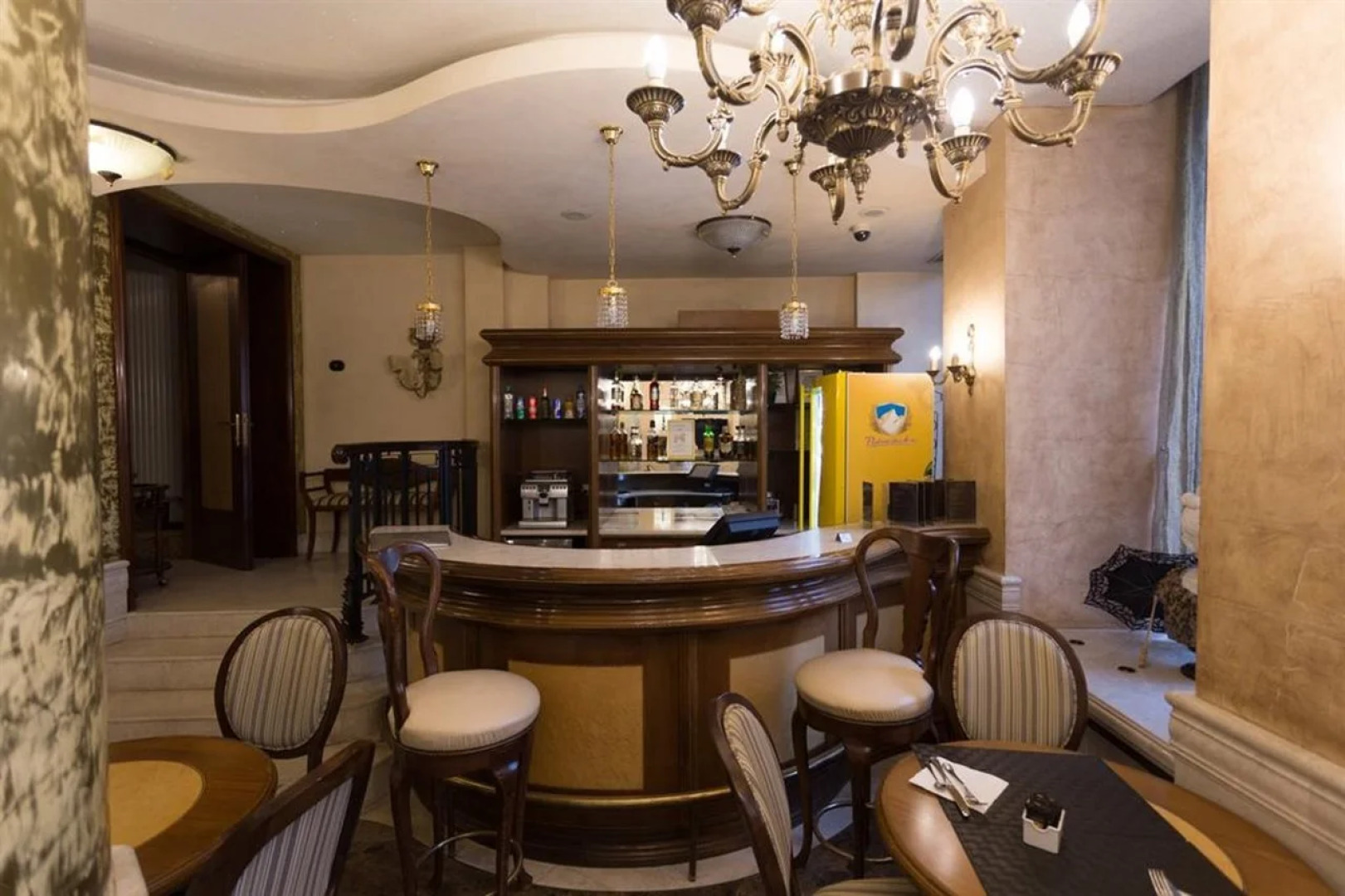 Zeus Essence Bucharest Venezia