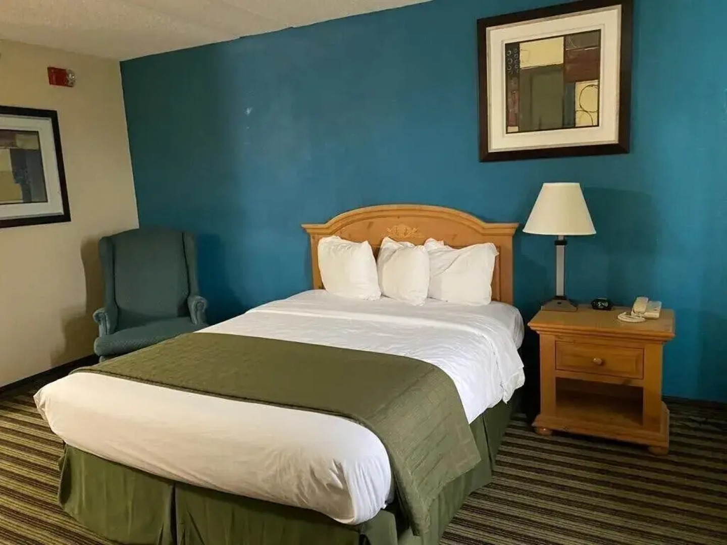 American Inn and Suites