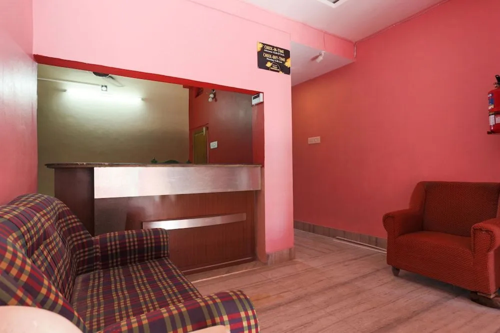 Spot On 38541 Nirmalyas Maharaja