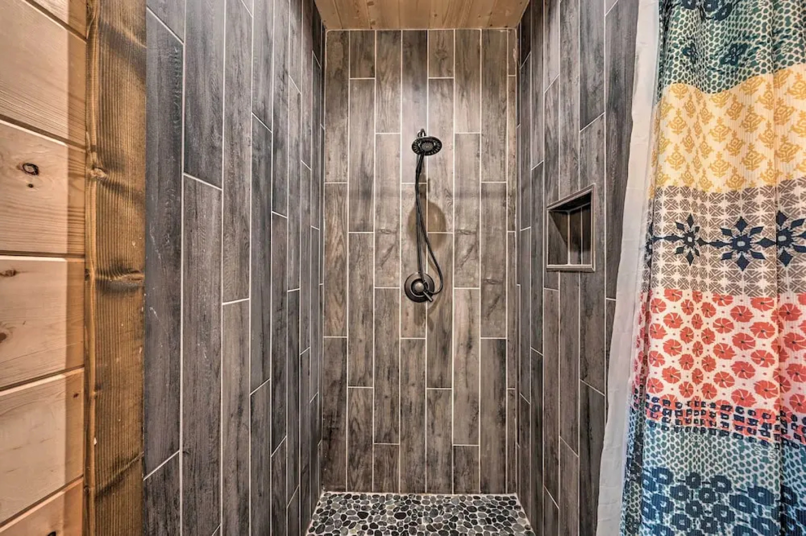 Hot Tub & Fire Pit: Broken Bow Retreat!