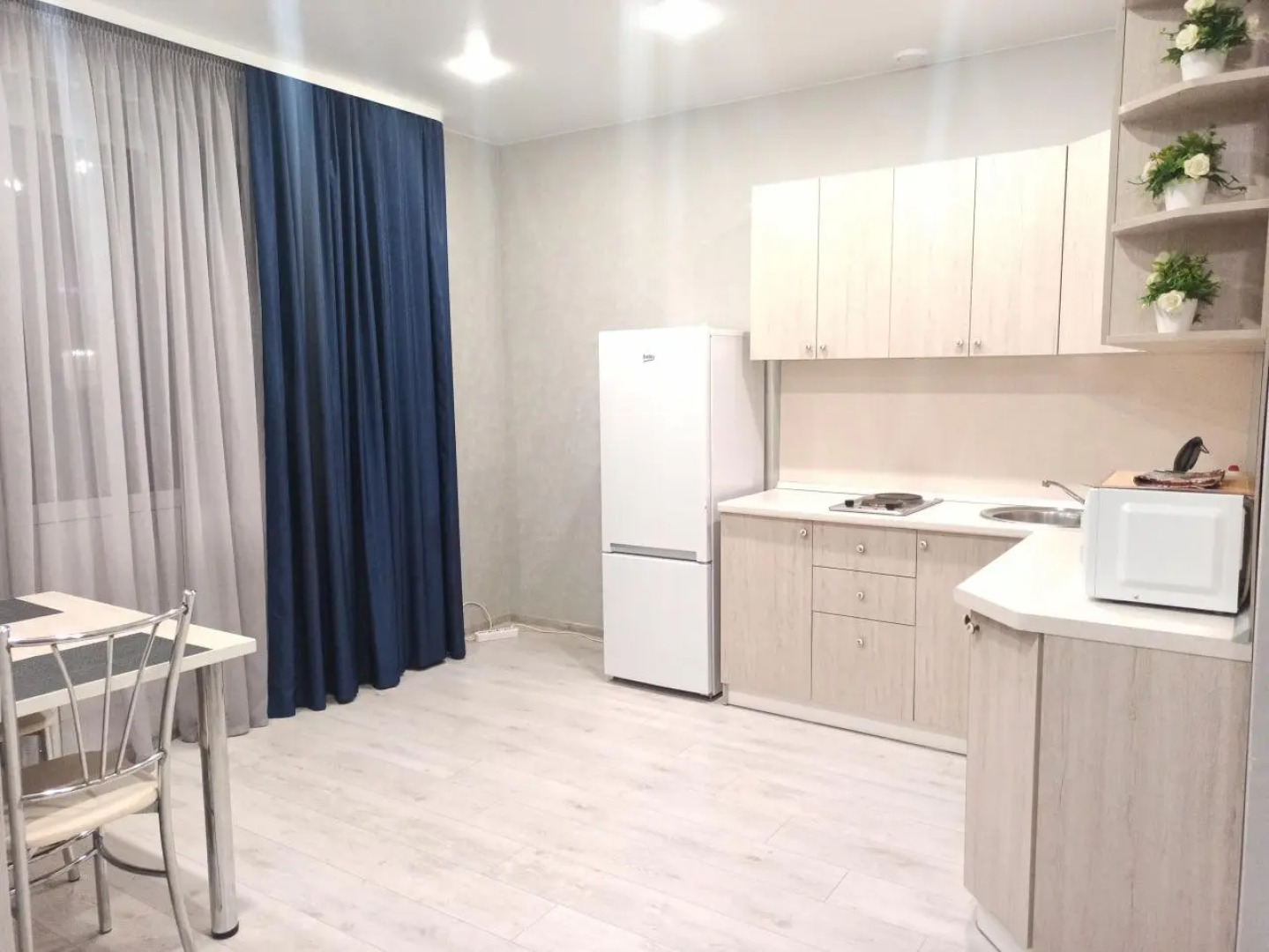 Апартаменты на проспекте Российской Армии 2/2