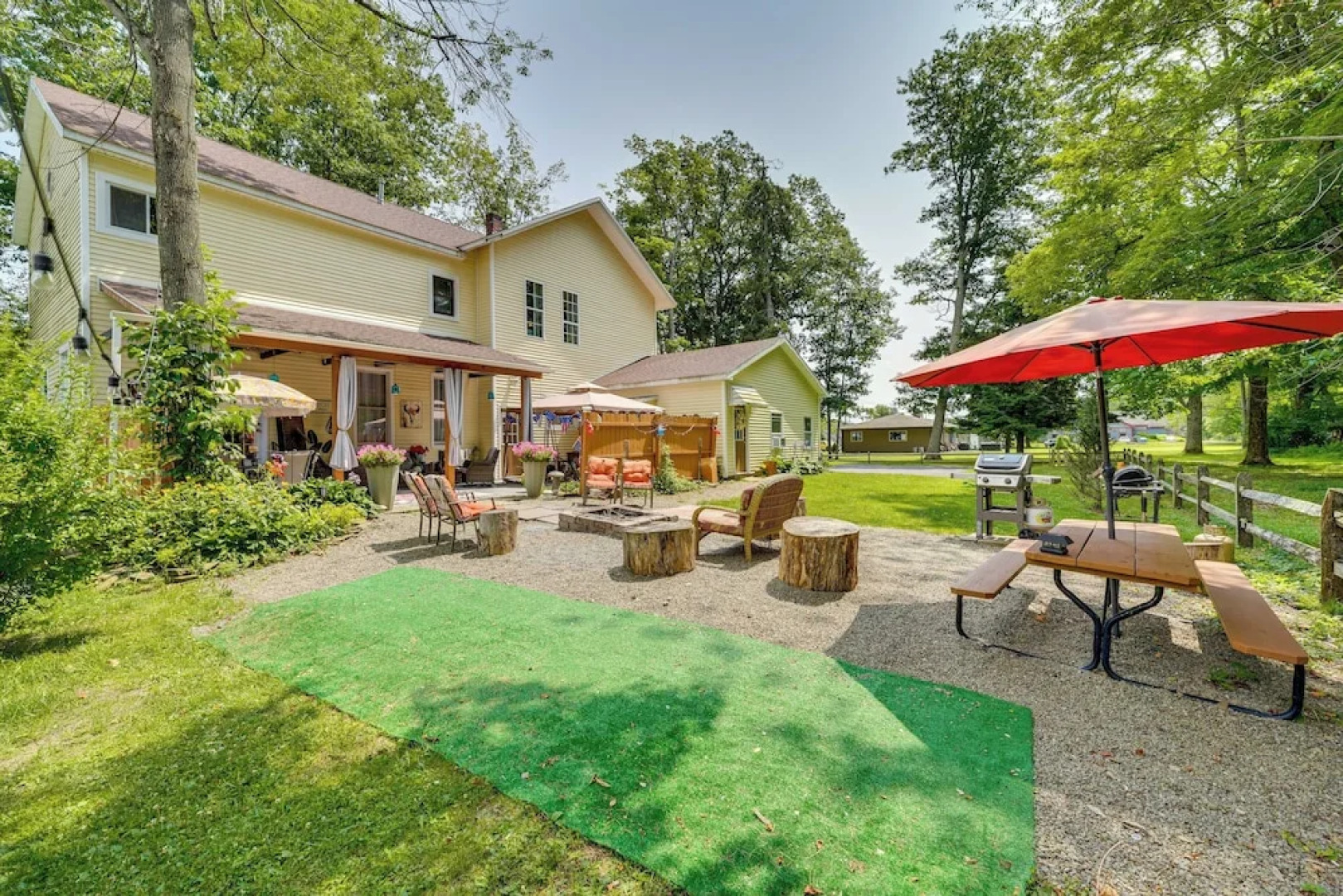 Spacious Victorian Home 1/4 Mi to Holiday Valley!