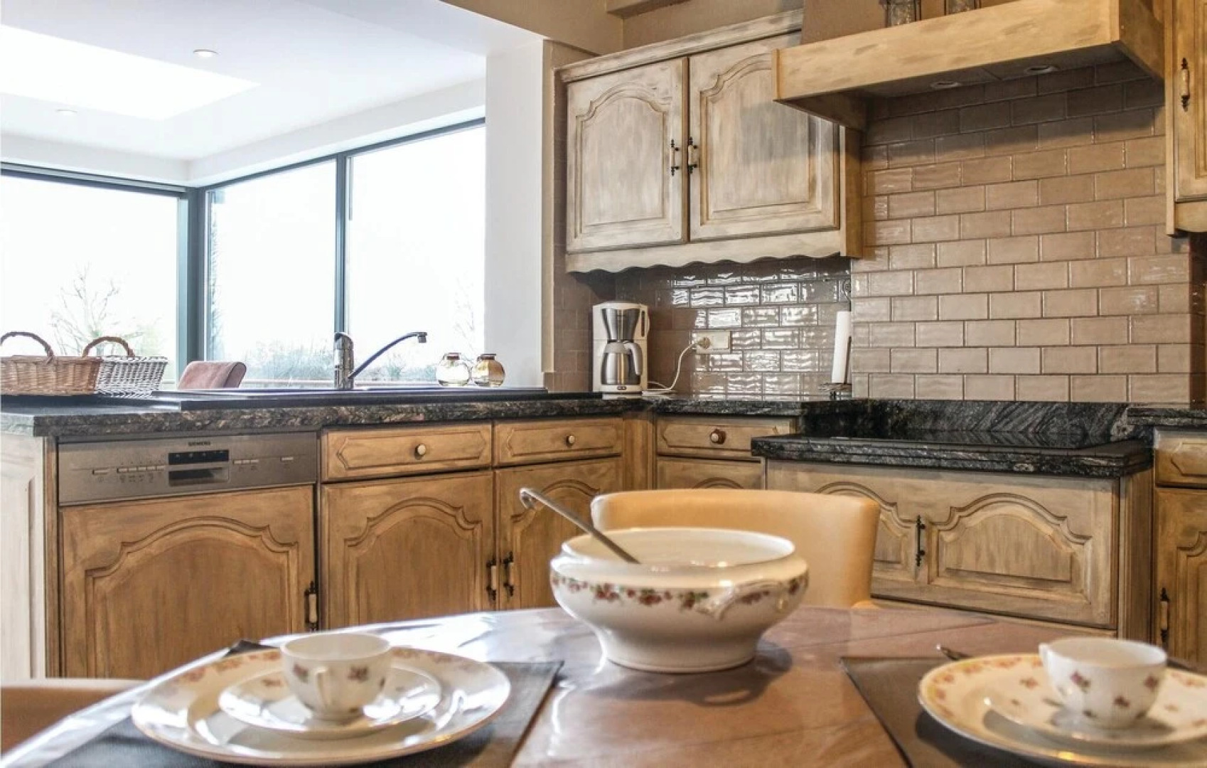 Nice Home in Lo-reninge With 6 Bedrooms, Jacuzzi and Wifi