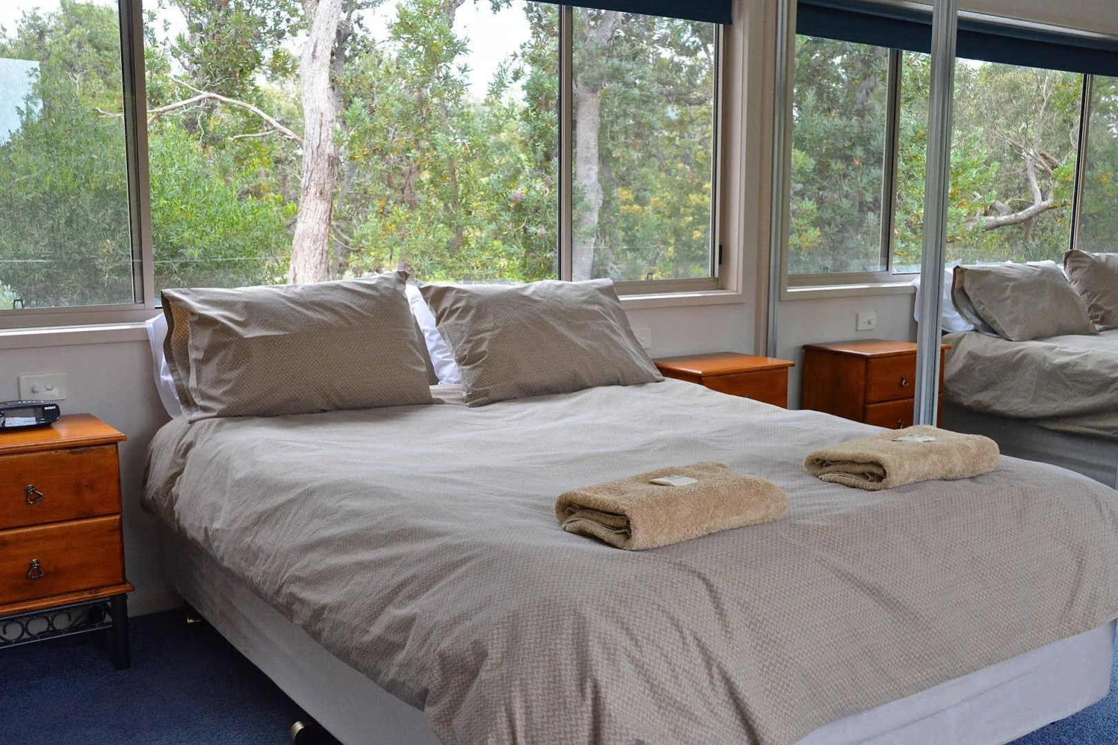 Waterfront Retreat At Wattle Point