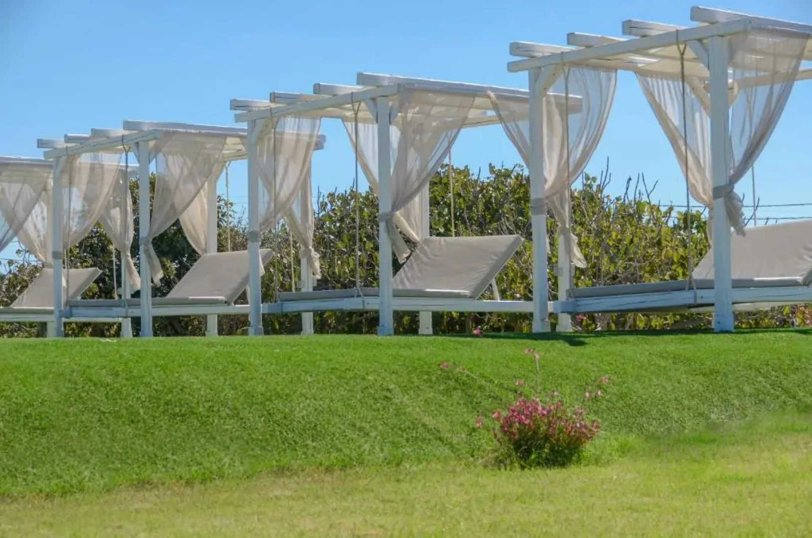 Birikos Studios & Apartments