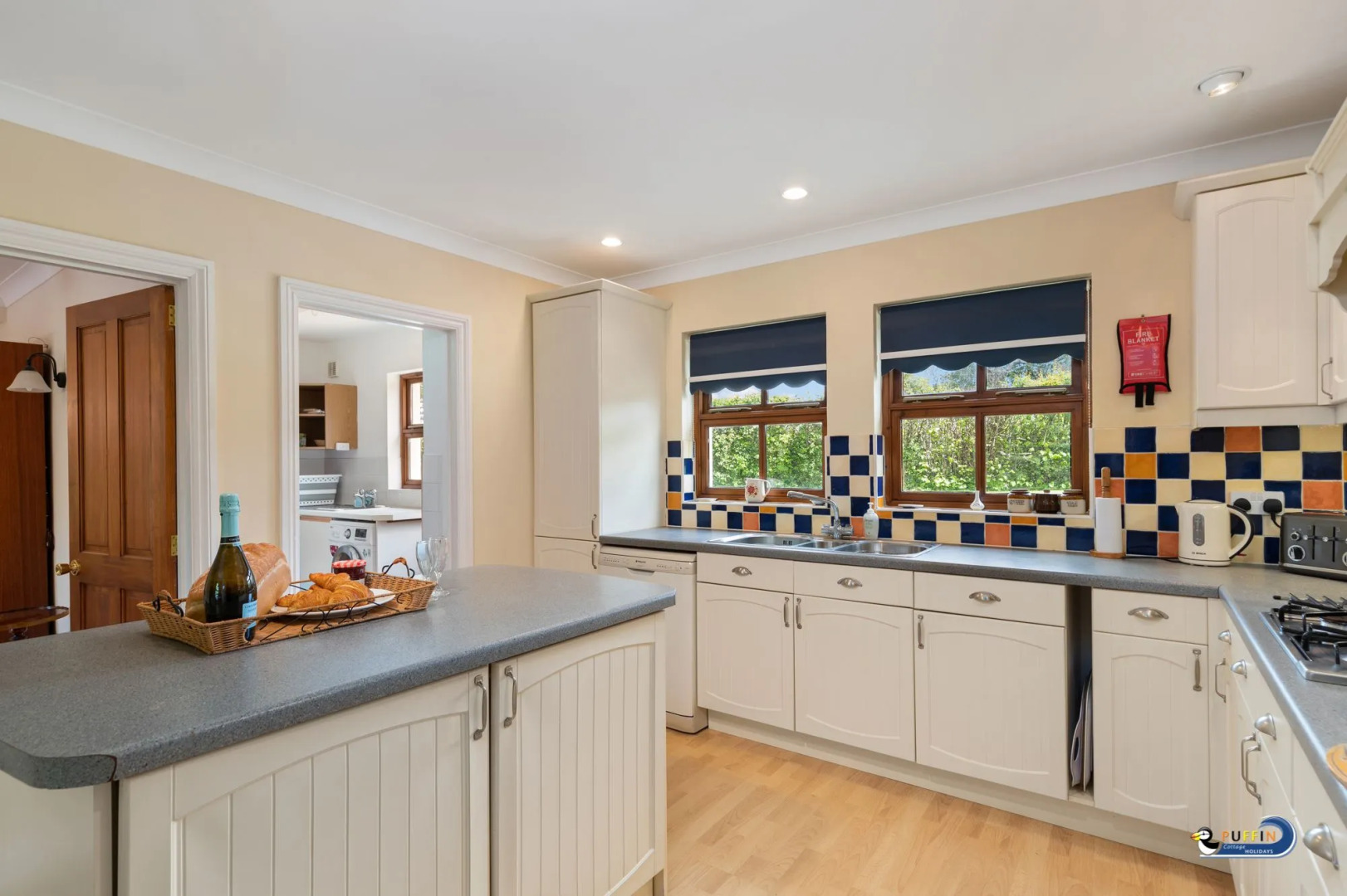 Harpers Lake - Beautiful Country Cottage with Countryside views