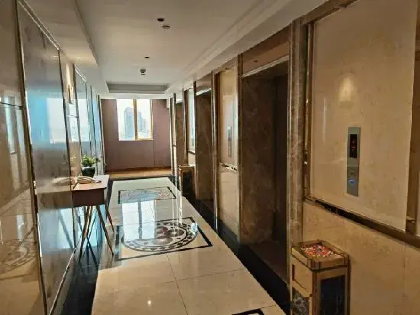 Dragon City International Hotel