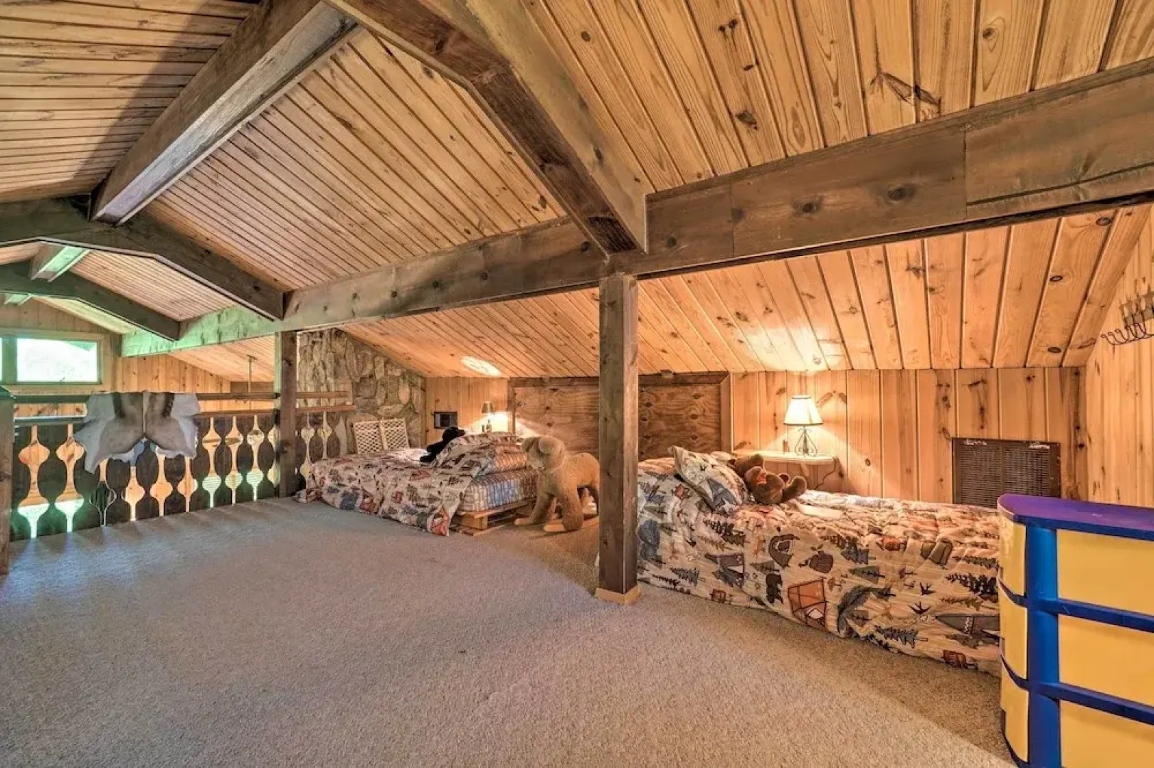 Serene Sky Valley Family Chalet w/ Fireplace