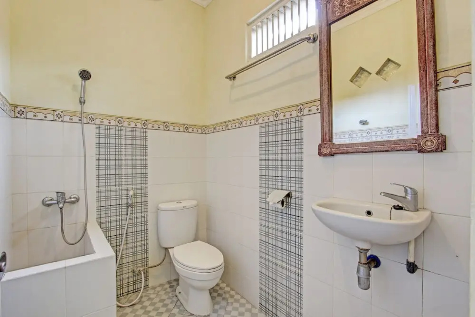 OYO 93660 New Family Hotel Syariah