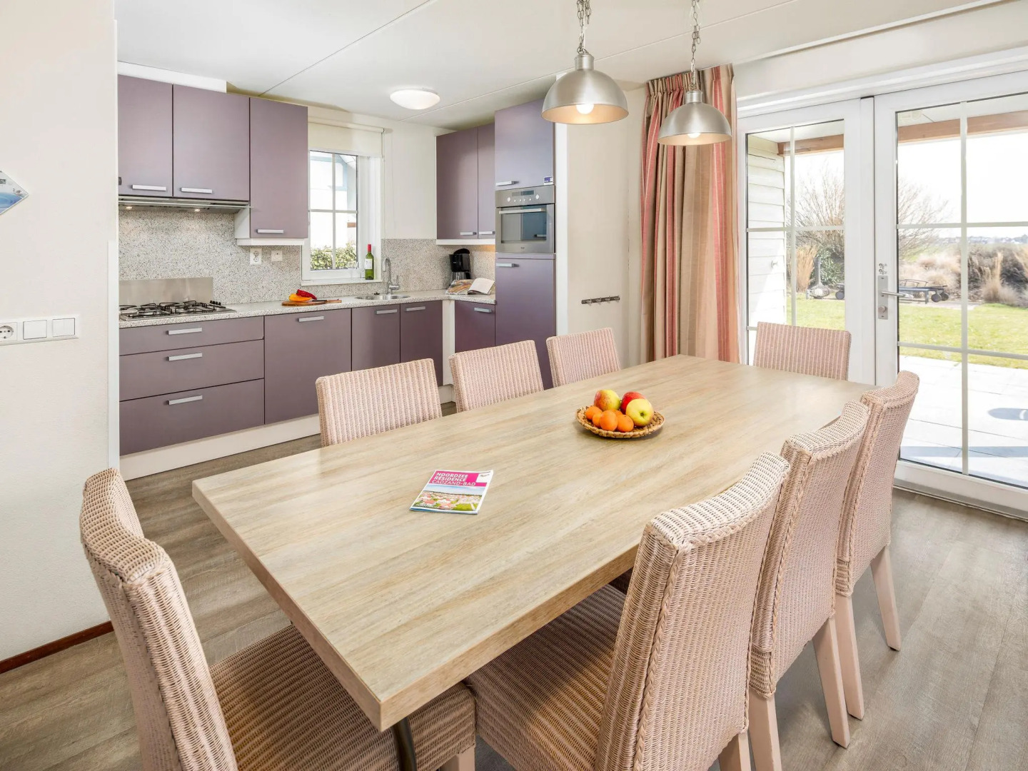 Detached villa with terrace heater, 400 m. from the beach