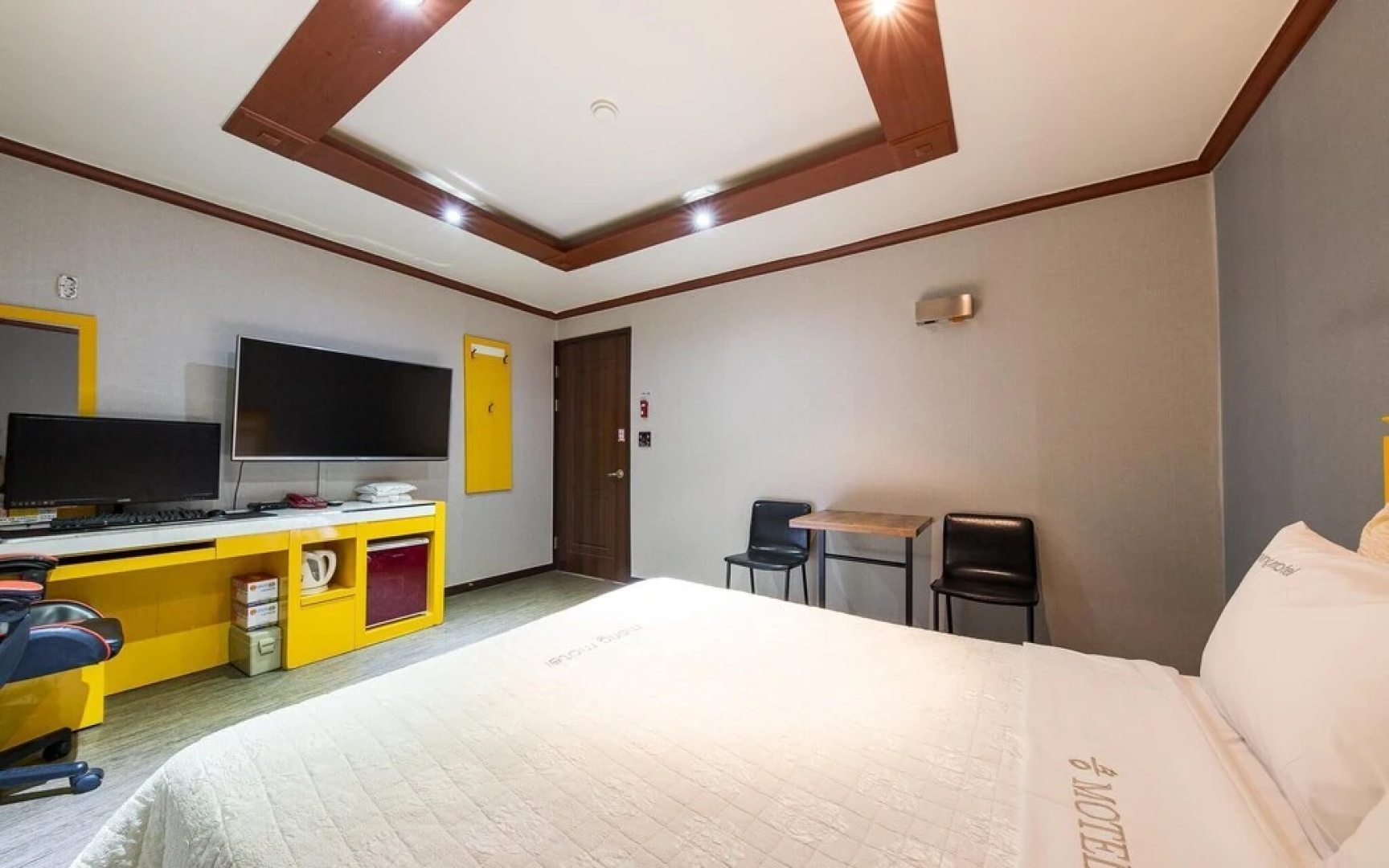 Mong hotel