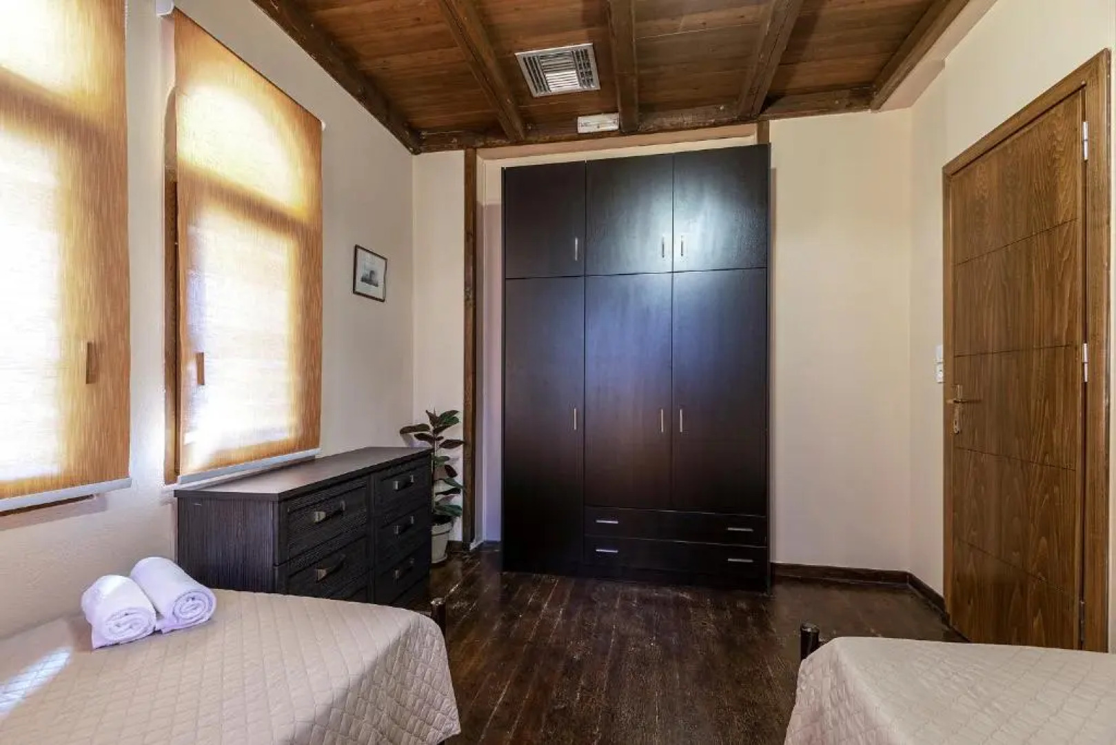 Selana House with outdoor pool