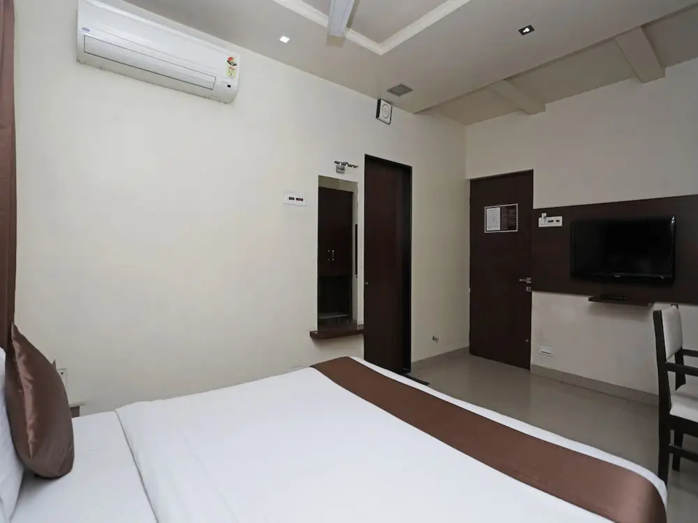 OYO 693 Hotel Ranjanas Hospitality