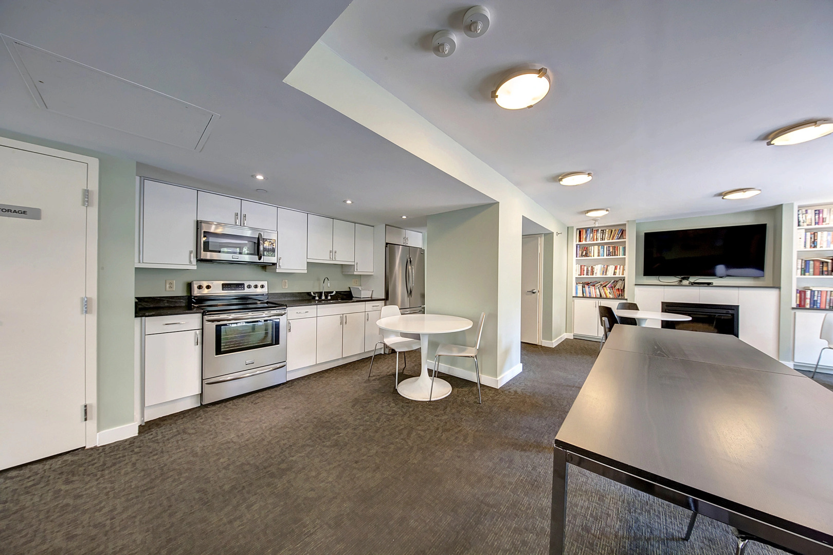 Outstanding 2 Bed Apt in Heart of Back Bay!