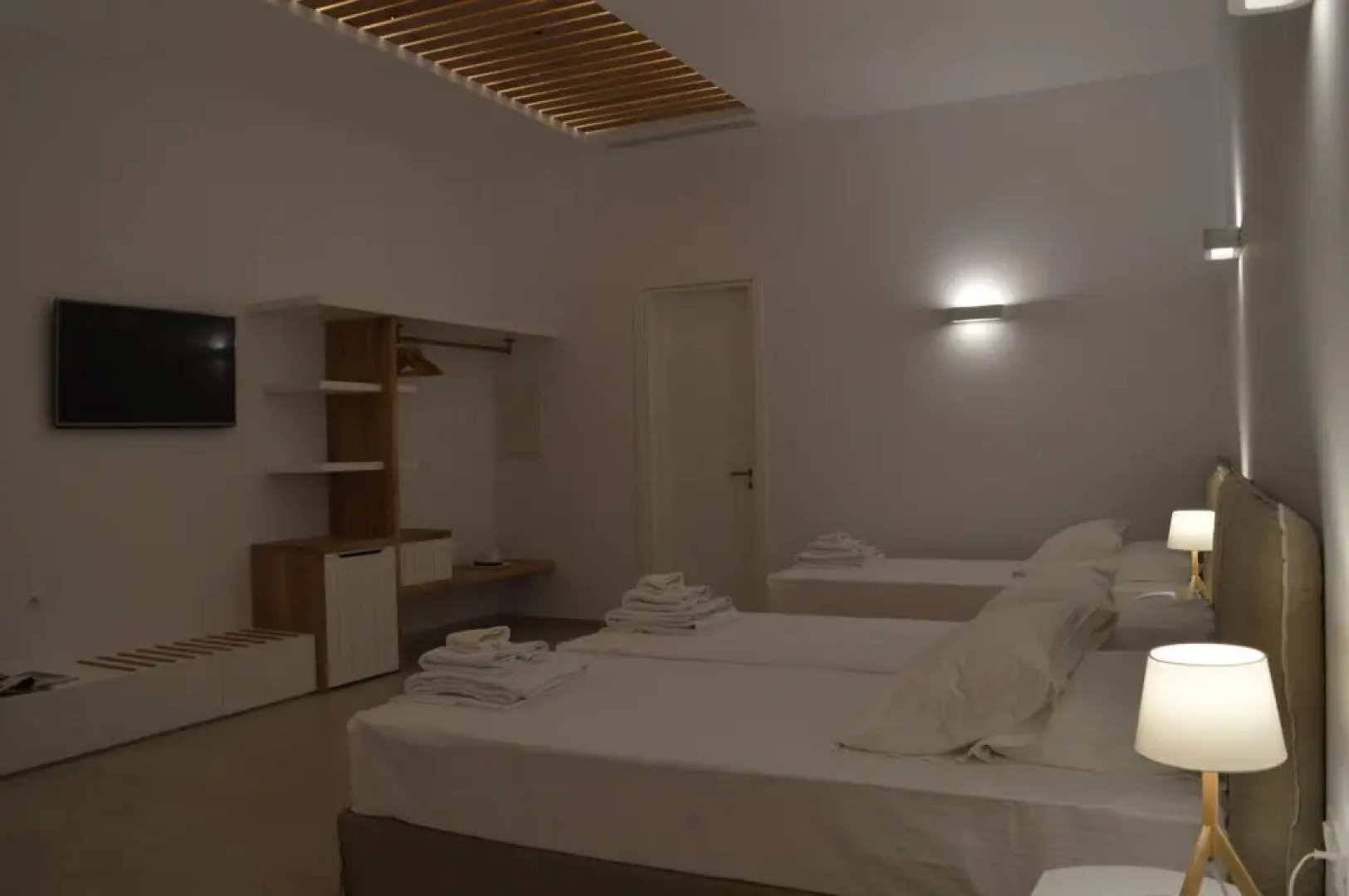 Super Paradise Suites