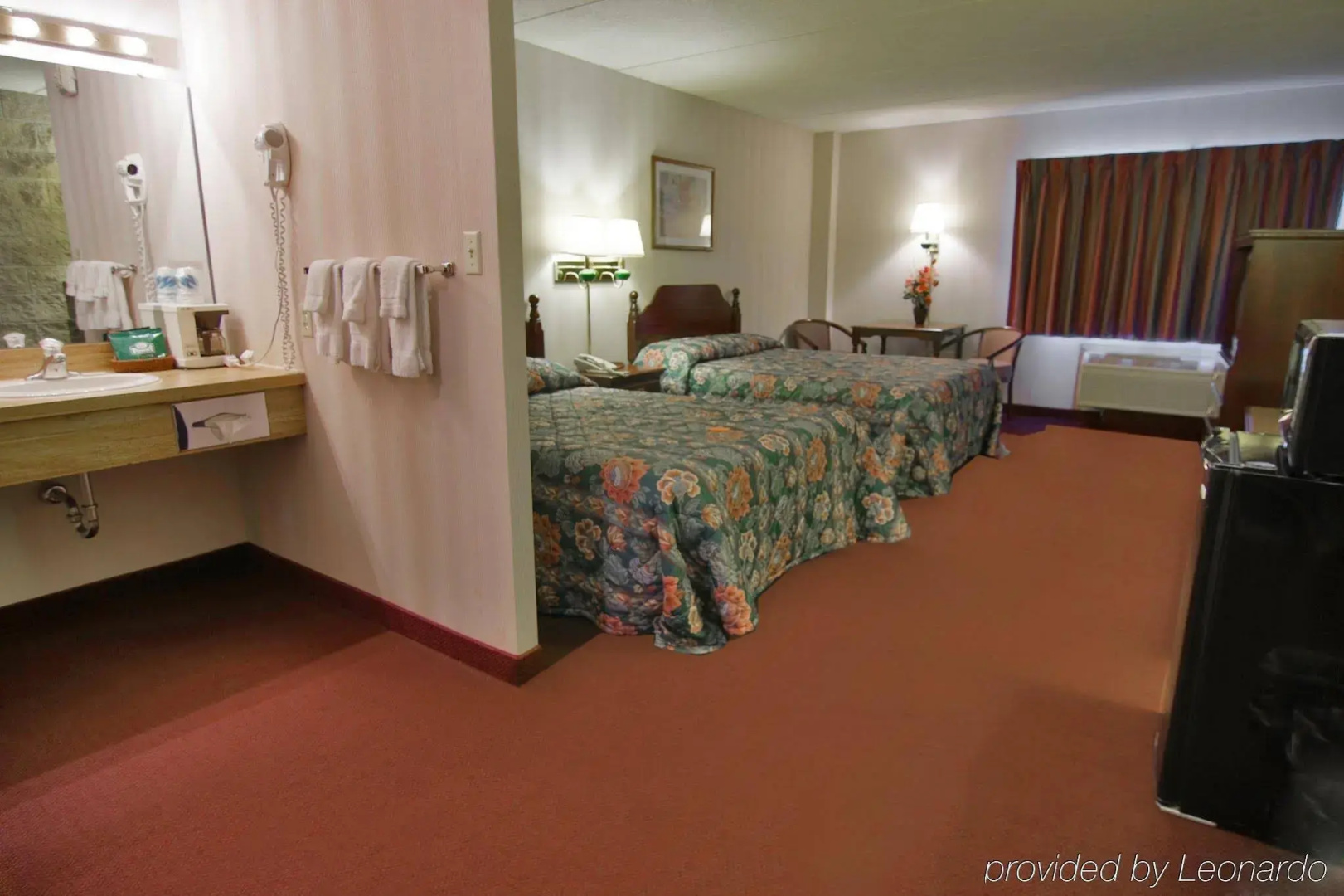 Voyageur Inn and Conference Center
