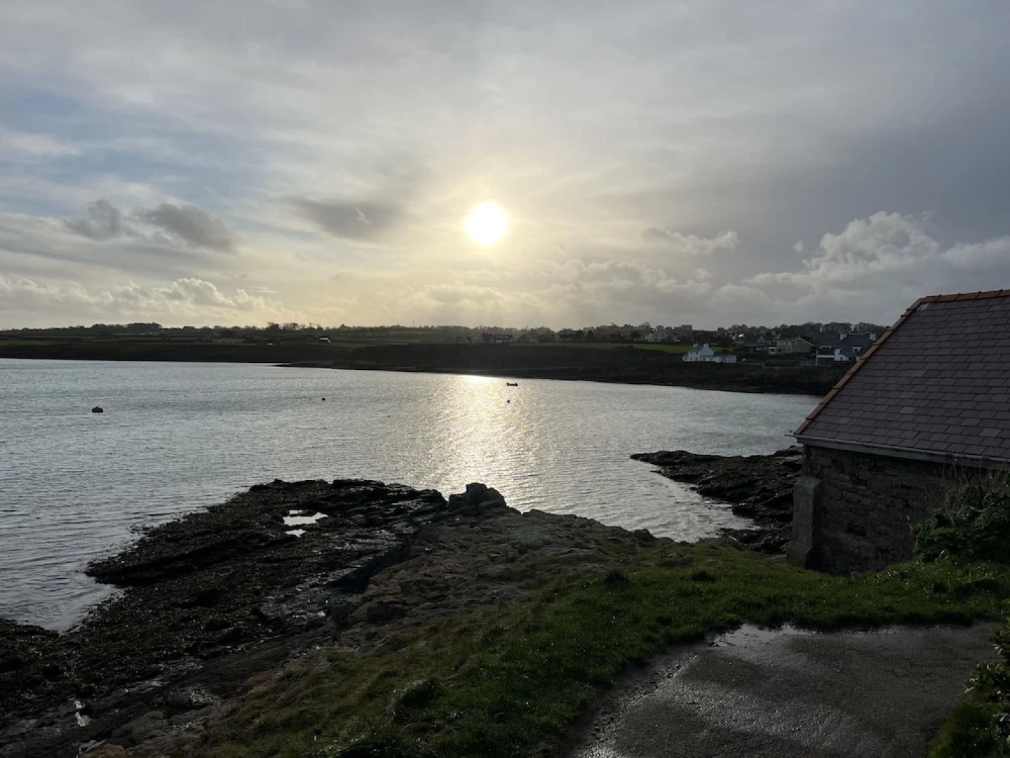 3 Bedroom Bungalow Moelfre- Private Garden,parking