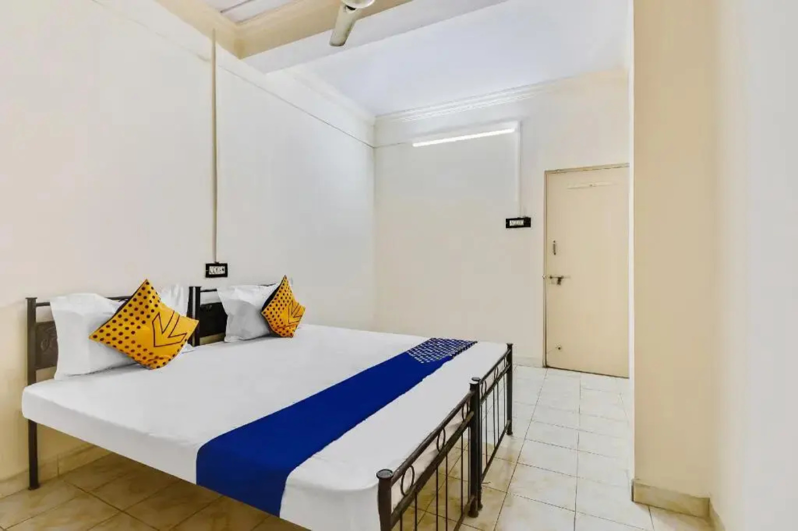 Gokul Plaza by OYO Rooms