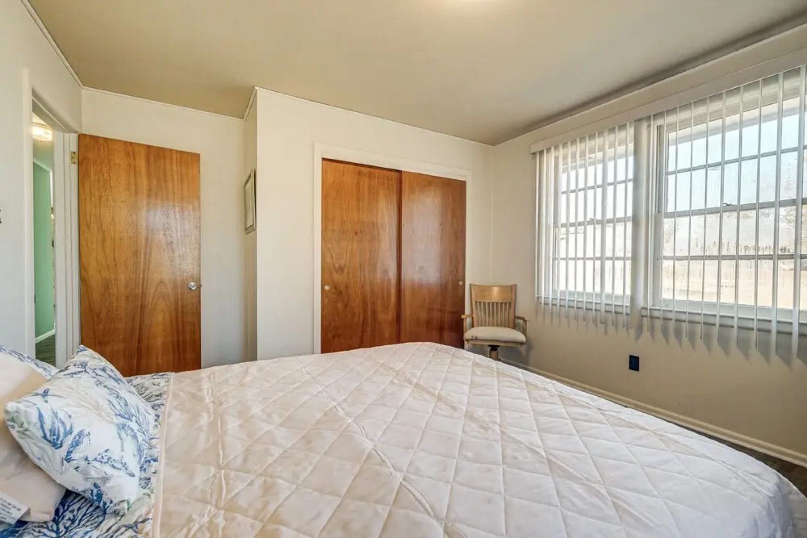 Sneads Ferry Vacation Rental - Walk to Boat Ramp!