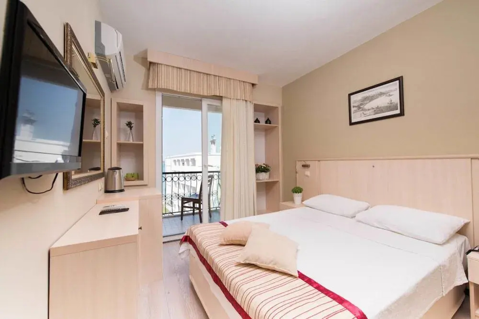 Ileri Hotel & Apartments