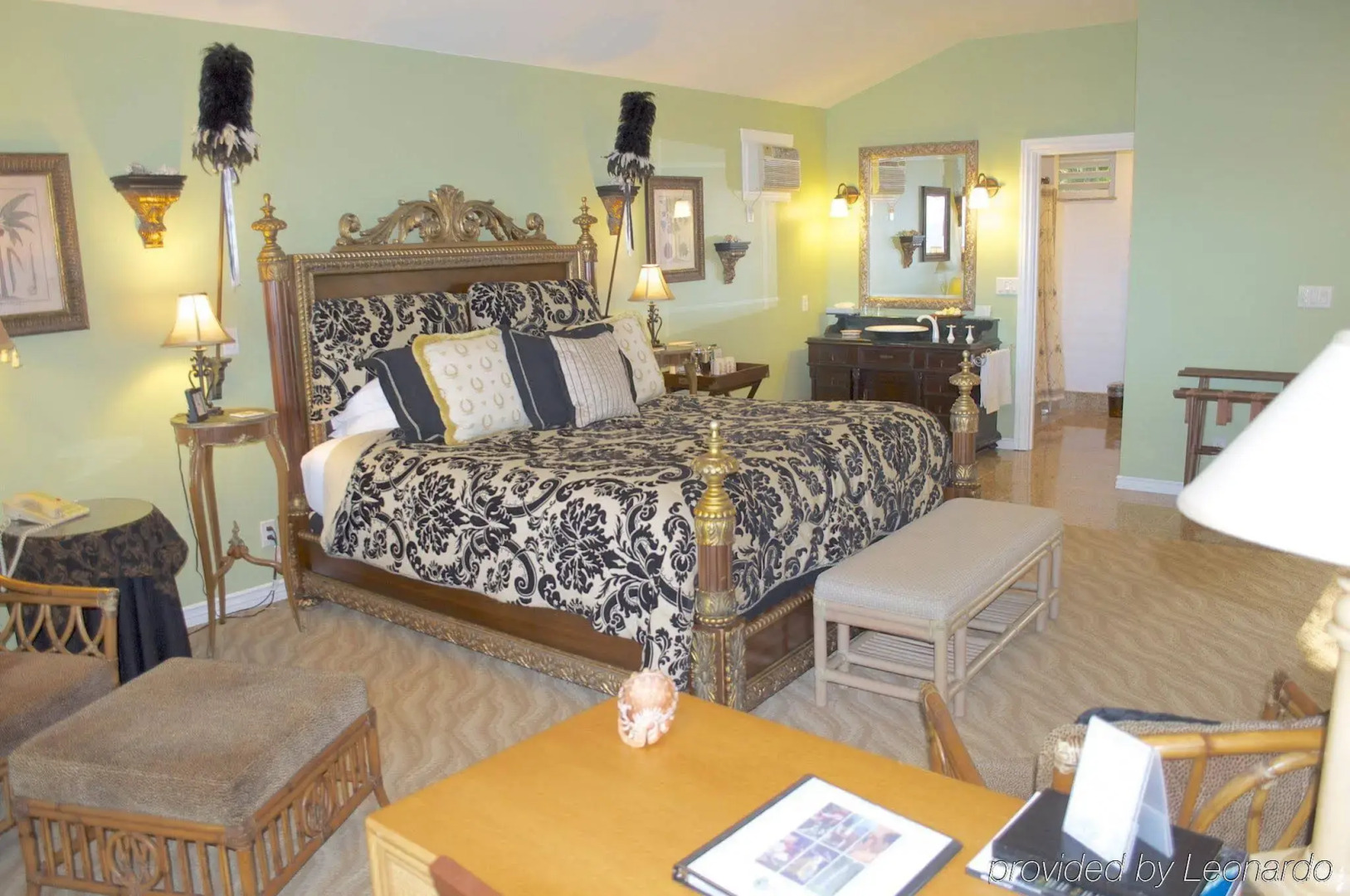 Palms Cliff House Inn