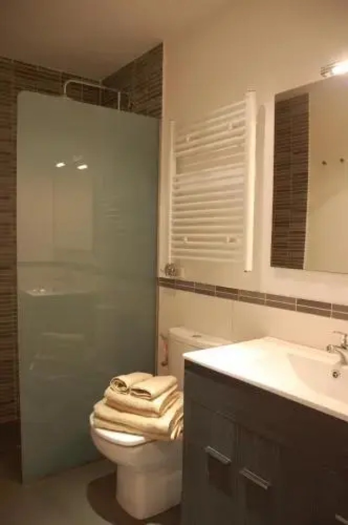 Montseny Suites & Apartments