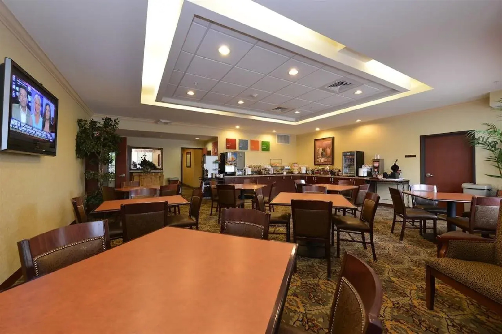 Comfort Inn & Suites McMinnville Wine Country