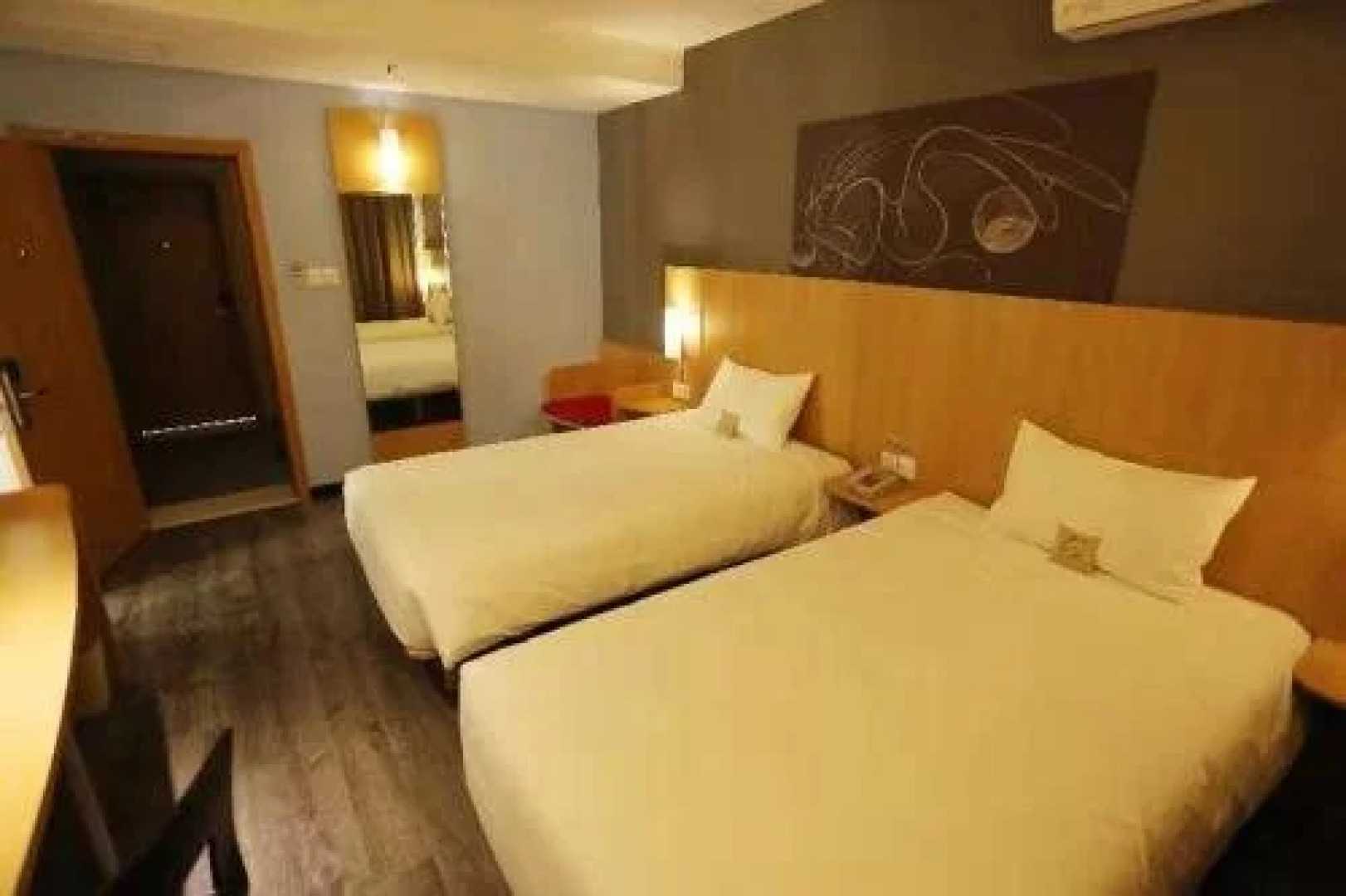 Ibis Jinzhou Yunfei Street