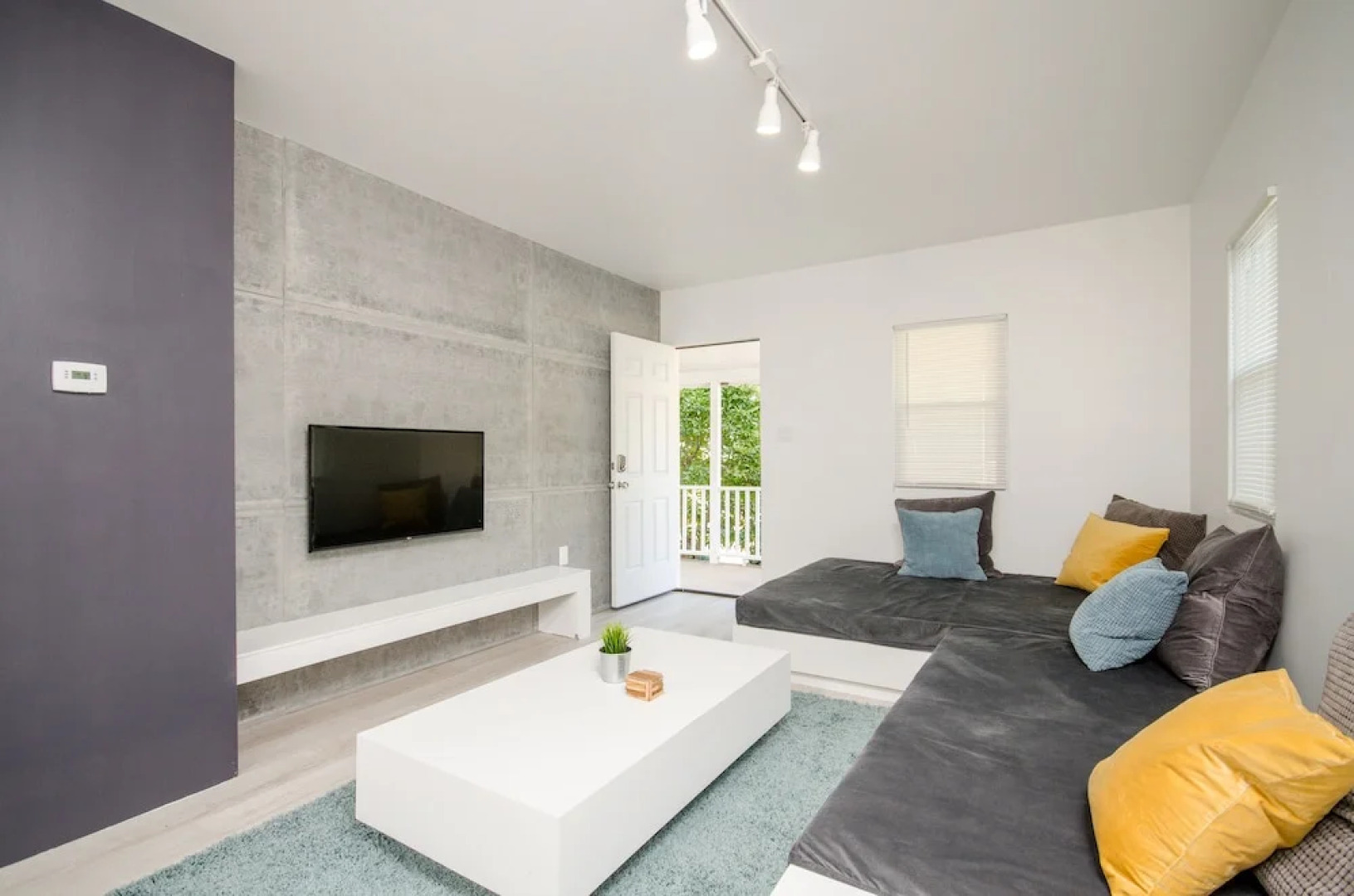 BlueWavePlace-15min to Philly's Old City