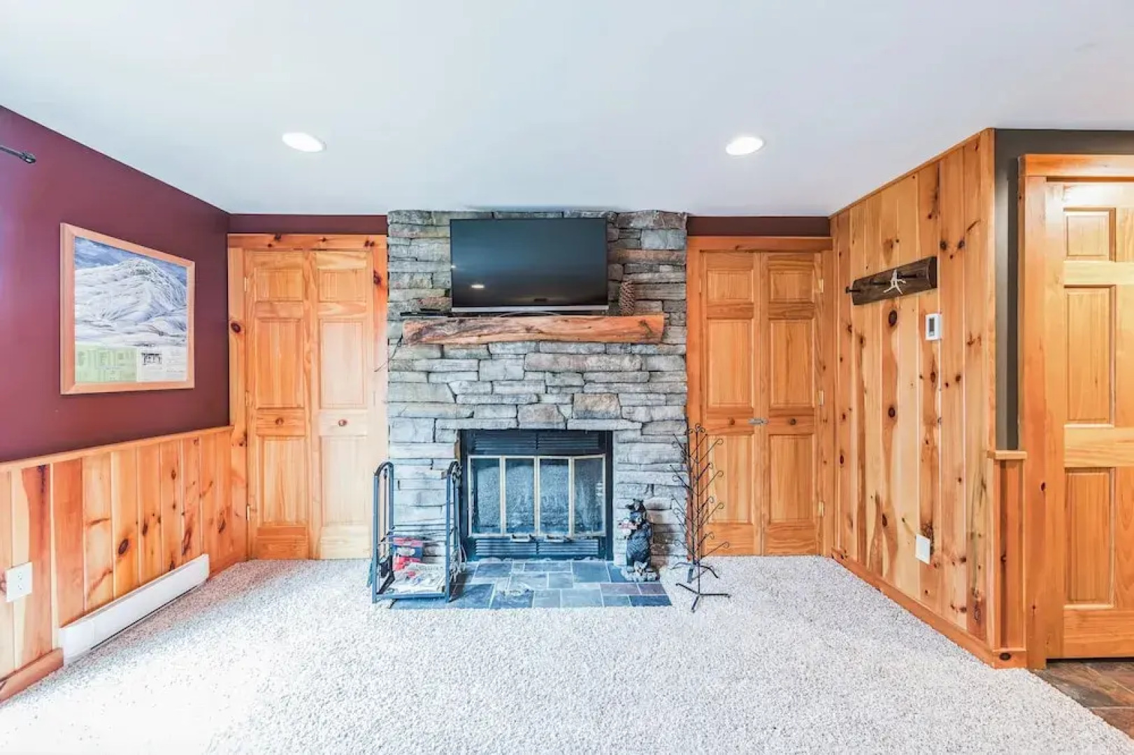 Freebern 18B - Renovated one-of-a-kind with Adirondack style 3 Bedroom Townhouse by The Summit at Gore Mountain