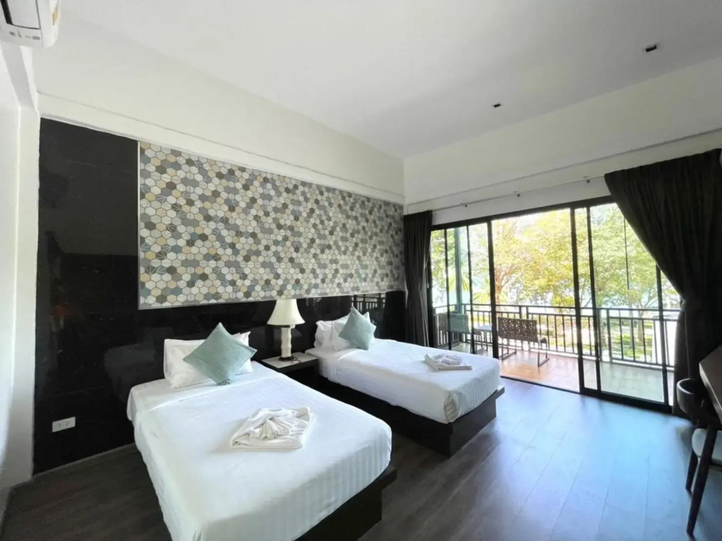 Prasarnsook Villa Beach Resort (SHA Extra Plus)